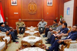 Gubernur Minta Bupati dan Walikota Perhatikan Masyarakat Bawah