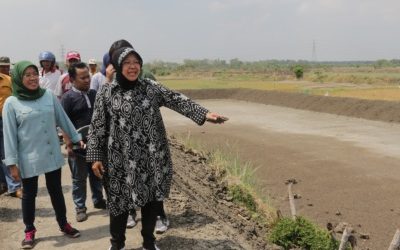 Ini Kesibukan Risma Jelang Musim Penghujan