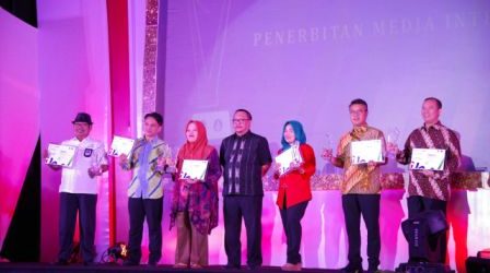 Diajang AMH 2017, Humas Pemkot Surabaya Raih Dua Penghargaan