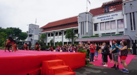 Sambut Wisman Dengan Berbagai Kesenian Daerah