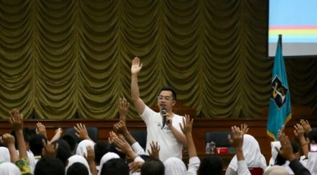 Pelajar SMP di Surabaya Dikenalkan Industri Kreatif