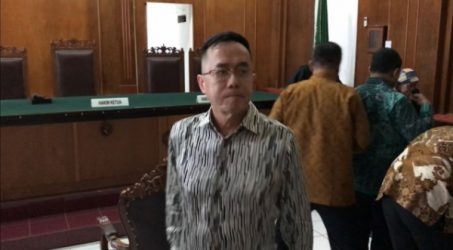 Melalui Pledoi, Henry J. Gunawan Minta Dibebaskan Dari Tuntutan