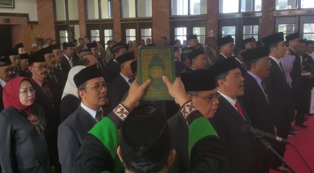 Rotasi 81 Pejabat Pemkot Surabaya, Risma: Saya Tahu Ini Tidak Mudah