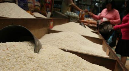 Pedagang Wajib Jual Beras Medium Sesuai HET per 13 April