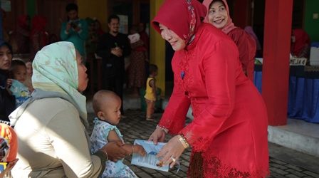 Wali Kota Rukmini Monitoring Pemberian Imunisasi Dasar