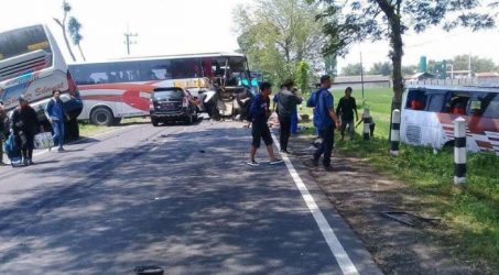 Kecelakaan Beruntun di Raya Ngawi-Solo, 12 Orang jadi Korban