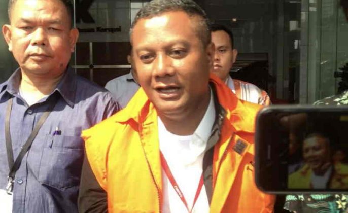Jadi Tersangka Suap, Bupati Mojokerto Ditahan KPK