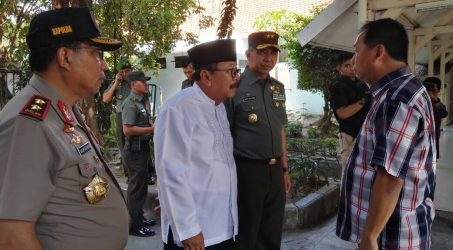 Bom Bunuh Diri Guncang Surabaya, Pakde Karwo: Lawan Terorisme