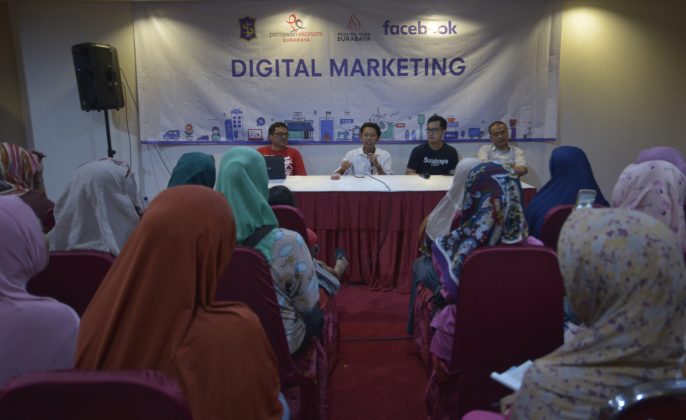 YouTuber dan Aktor Film Ini Ajari UKM Surabaya Jualan di Medsos