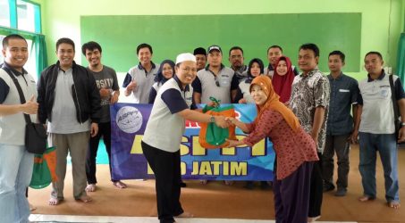 Bagi Sembako DPD ASPPI Jatim Sambangi Panti Werda