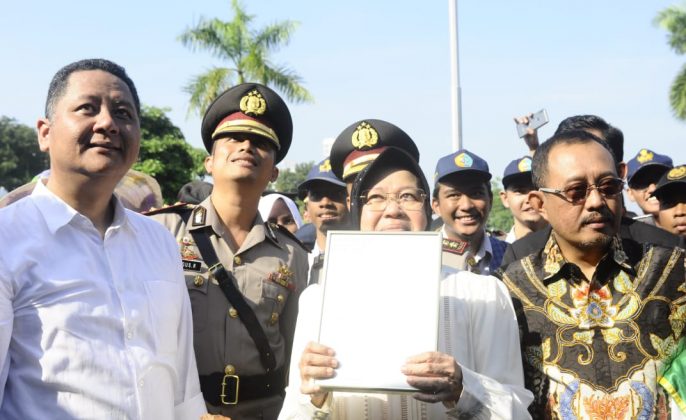 Penghargaan Lee Kuan Yew Diarak dari Korem hingga Balai Kota Surabaya