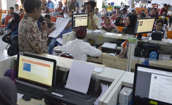 Dispenduk Surabaya Terapkan Pelayanan e-KTP Cetak One Day Service