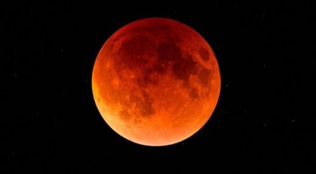 Pakar ITS: Gerhana Bulan Total Kali Ini Fenomena Langka Seabad Sekali