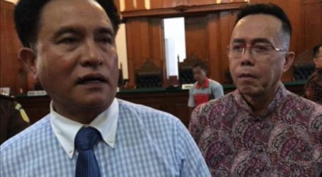 Yusril Minta Wefan dan Totok Lusida Harus Dihadirkan di Sidang
