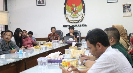 KPU-Bawaslu Surabaya Setujui APK Fasilitasi 16 Parpol dan 14 Calon DPD RI