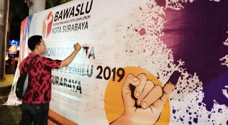 Bawaslu Surabaya Deklarasi Kampanye Damai