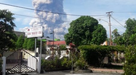 Meletus, Tinggi Abu Vulkanik Gunung Soputan Capai 4 KM