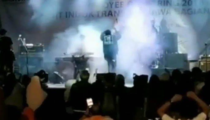 Band Seventeen Tersapu Tsunami Saat Manggung