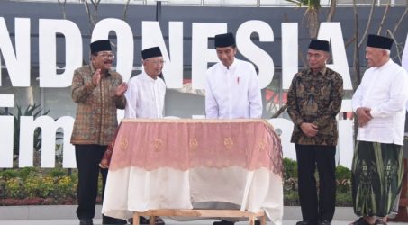 Pakde Karwo Dampingi Presiden Resmikan Museum Islam Indonesia KH Hasyim Asyari