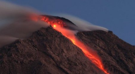 Semalam, Merapi sudah enam Kali Luncurkan Guguran Lava