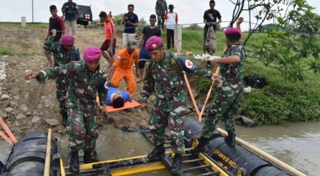 Tingkatkan Kualitas Penanganan Bencana, Prajurit Pasmar 2 dan Basarnas Latihan Bersama