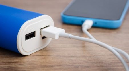 Bandara Juanda Pertegas Larangan Penumpang Gunakan Power Bank di Pesawat