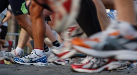 Jalan Sehat Sadar Pajak di Malang perebutkan dua unit mobil