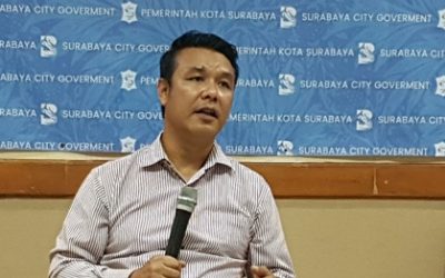 Pemkot Surabaya Pastikan Video Orasi Perempuan di KPU Bukan Wali Kota Risma   