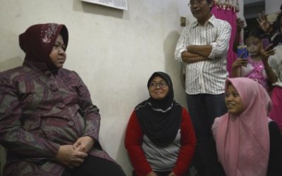 Wali Kota Risma Beri Bantuan Istri dan Anak-anak KPPS yang Meninggal
