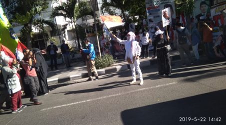 Tim gabungan jaga kantor KPU dan Bawaslu Surabaya