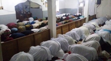 Pengikut Tarekat Nasqhabandiyah Padang sudah berlebaran