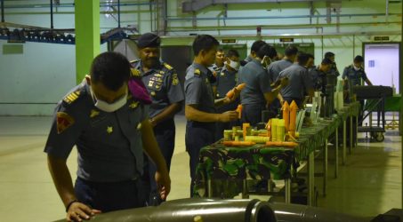 Latek di PT Pindad, Mahasiwa S1 Teknik Manjemen Industrial STTAL pelajari proses produksi hingga perawatan senjata