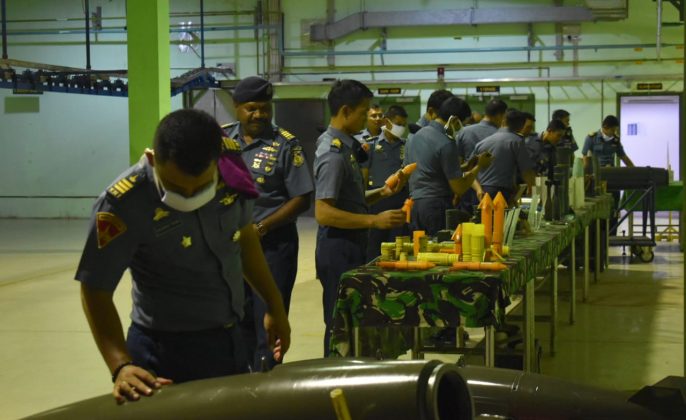 Latek di PT Pindad, Mahasiwa S1 Teknik Manjemen Industrial STTAL pelajari proses produksi hingga perawatan senjata