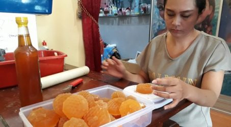 Buat sabun Kecantikan berbahan baku madu, warga Kediri ini kewalahan pesanan