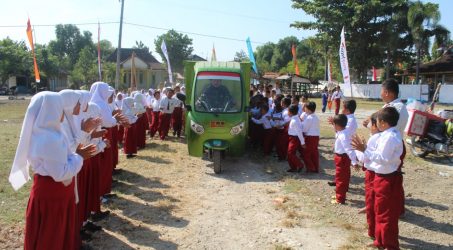 Pendidikan Bela Negara, Si Mokos sapa Siswa SDN Tondomulo