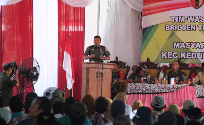 Waaster KASAD Kunjungi TMMD ke- 105 Bojonegoro