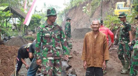 Masyarakat Desa Setail Dan Desa Dasri Bangga Rumahnya Ditempati Pasukkan TMMD 105