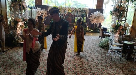 Buka Herritage Wedding, GM Shangri-La Hotel Ikut Menari