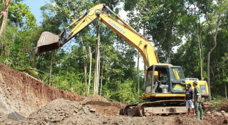 Meski Suasana Hujan Tidak Surutkan Semangat Satgas TMMD Banyuwangi