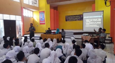 Ratusan Siswa SMA 16 di Bekali Wasbang