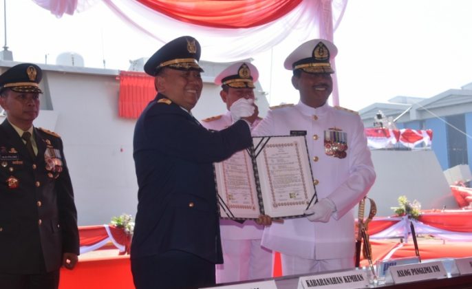Pengukuhan Komandan KRI Kerambit 627 dihadiri Danlantamal V