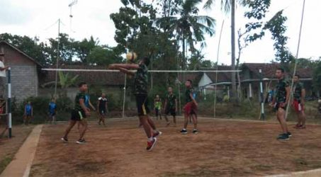 Jalin Keakraban Dan Silahturahmi Melalui Olahraga Bersama Masyarakat Desa