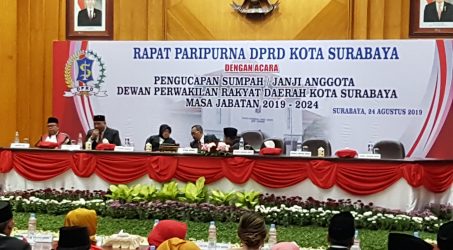 50 Anggota DPRD Periode 2019-2024 Dilantik Dalam Rapat Paripurna Digedung DPRD Surabaya
