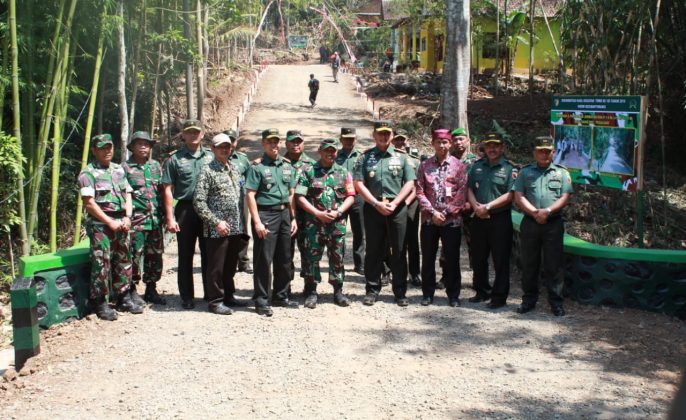 Hasil Kerja Keras Satgas TMMD Kodim Banyuwangi Dipuji Pangdivif-2/Kostrad