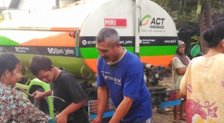 ACT Suplay air bersih untuk warga Gresik