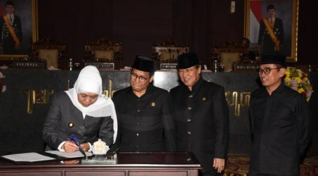 PAPBD 2019 Sebesar Rp. 38 Triliun Disahkan Oleh DPRD Jatim