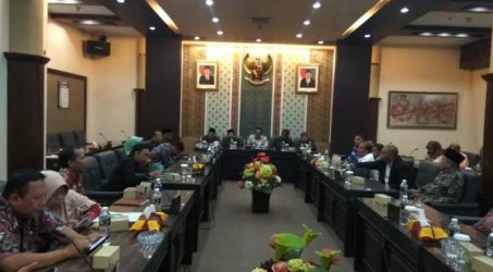 DPRD Jatim Berharap Pemerintah Provinsi Mempermudah Izin Bagi Penambang Tradisional