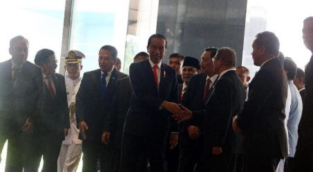 Jokowi Sambatan Ruwetnya Regulasi di Hadapan Anggota DPR-DPD Baru