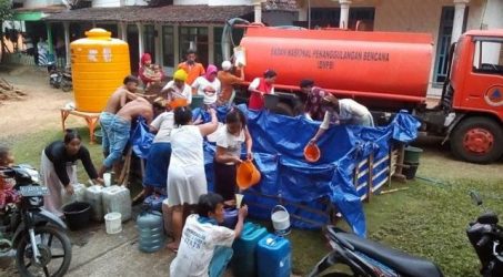 Dilanda Kekeringan, Enam Kecamatan di Lumajang Rutin dapat Pasokan Air bersih