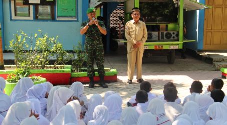 Si Mokos,  Mobil Pintar Kodim Bojonegoro Idolanya para Pelajar